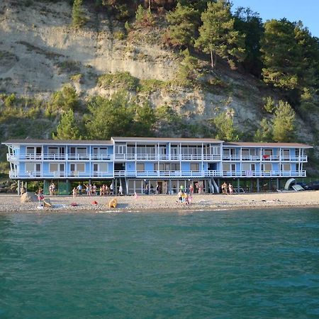 Captain Black Hotel Pizunda Eksteriør bilde