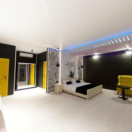 Captain Black Hotel Pizunda Eksteriør bilde