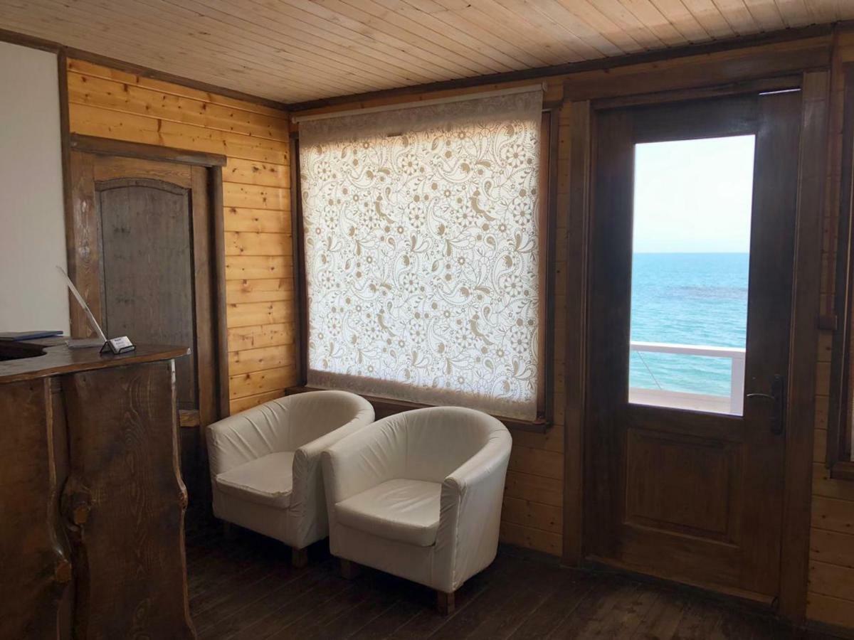 Captain Black Hotel Pizunda Eksteriør bilde